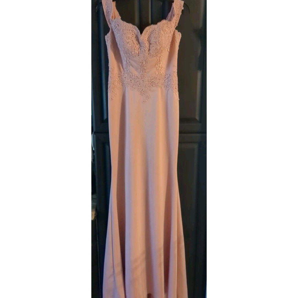Eureka Los Angeles 7100 Dusty Pink Lace Applique Dress Gown Trumpet Hem M